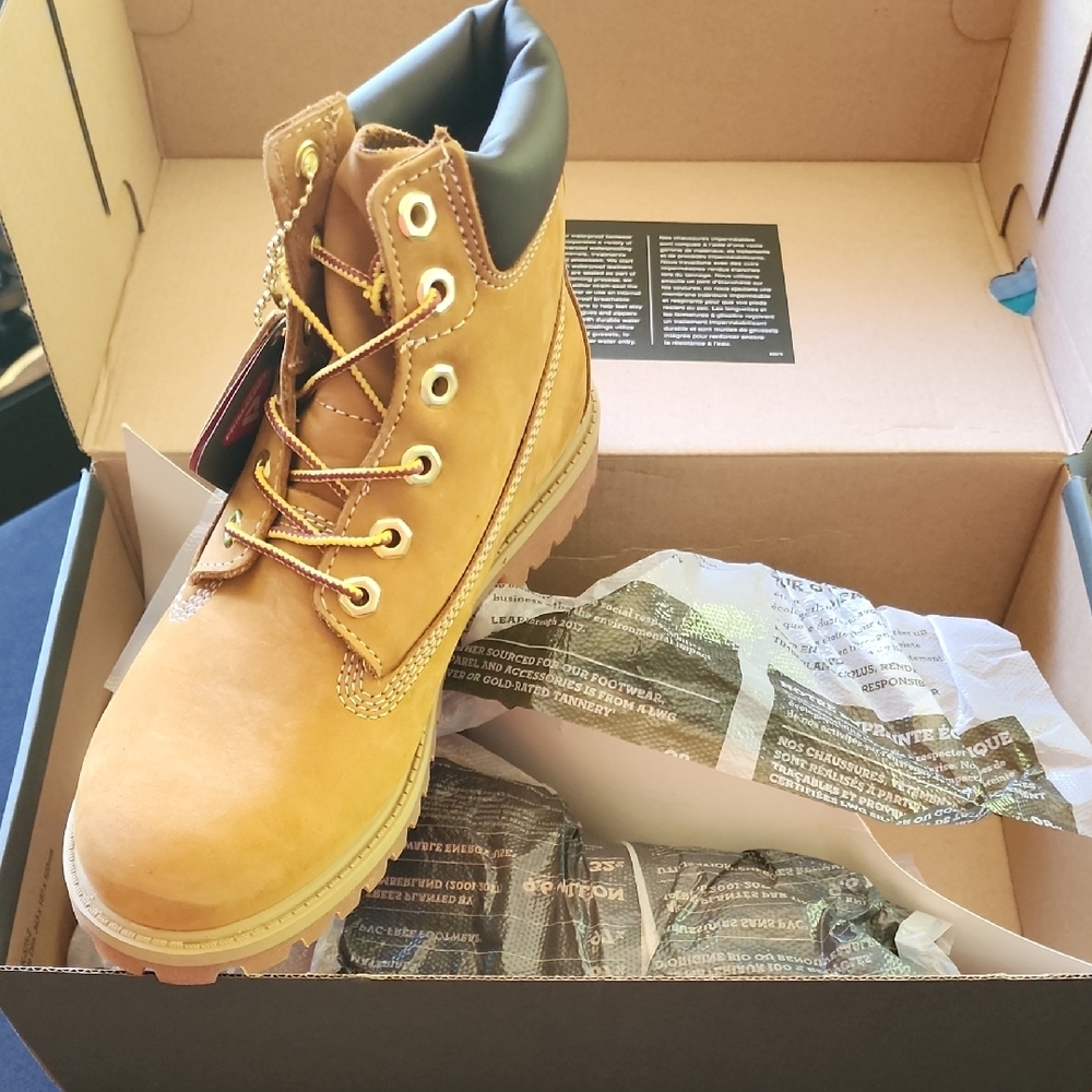 Timberland‎ Women's Lace Up Boots - Tan and Black
